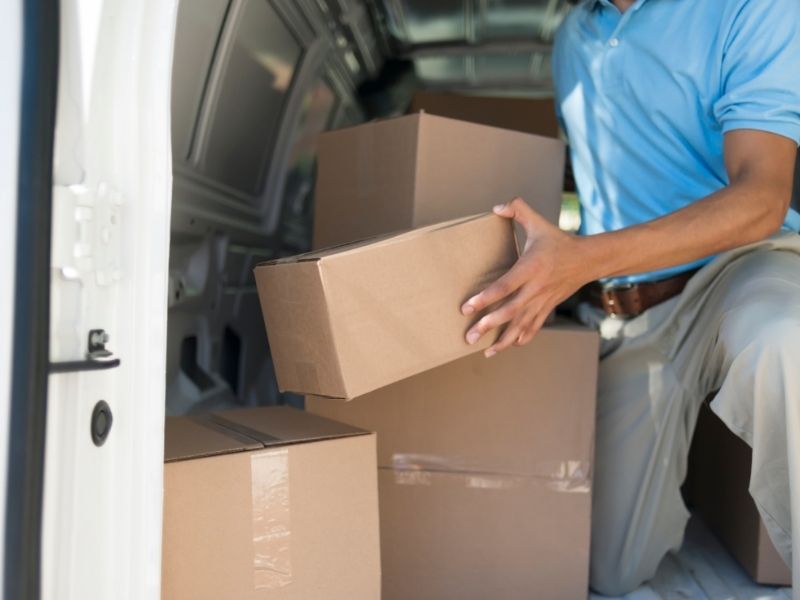 Kết hợp với Saigonship để giao nhanh trong nội thành sau khi gửi tại bưu cục