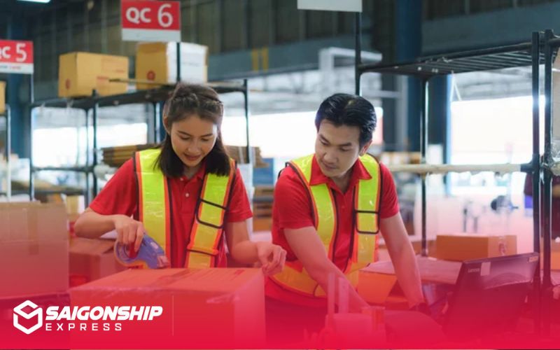 Đóng Gói và Chuẩn Bị Hàng Hóa